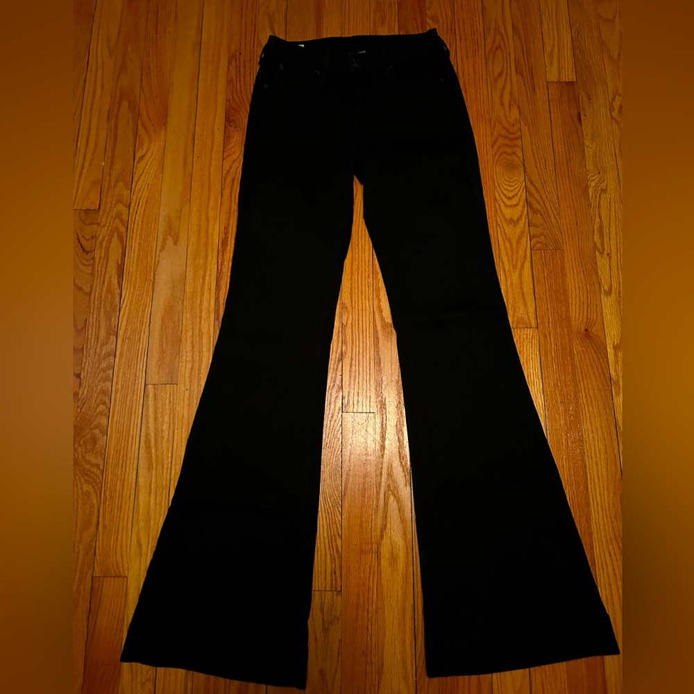 True Religion Dana Flare, Size 26 Black Jeans***Excellent Condition!